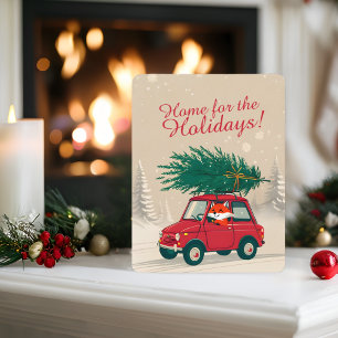 Whimsical Red Car Fox brengt kerstvreugde Feestdagenkaart