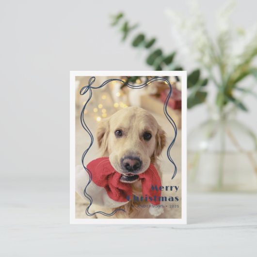 Whimsical Red Ribbon Pet Foto Vrolijk Kerstfeest Briefkaart (Staand voorkant)