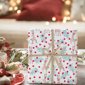 Whimsical Reindeer and Berry Christmas Pattern Cadeaupapier