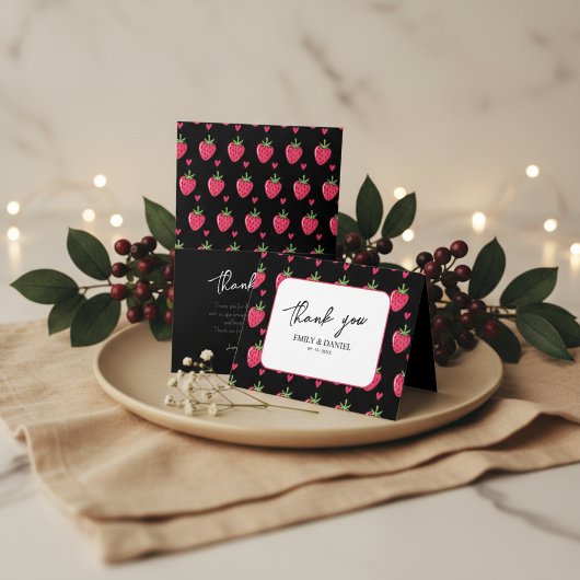 Whimsical Roze Aardbei Huwelijk Bedankkaart