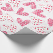 Whimsical roze bloemenharten patroon cadeaupapier (Hoek)