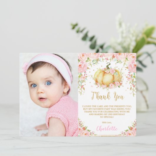 Whimsical roze bloemige kleine pompoen verjaardag bedankkaart (Staand voorkant)