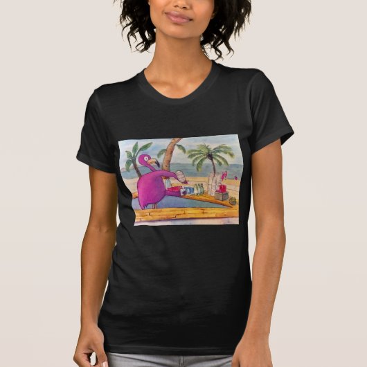 Whimsical roze Flamingo Pours Party Drinken Beach T-shirt (Voorkant)