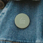 Whimsical Sage Green Gender Reveal Team Meisje Ronde Button 5,7 Cm<br><div class="desc">Introductie van onze grillige wijze groene gender reveal team girl button, perfect voor uw eenvoudige moderne boho viering elk seizoen van het jaar! Deze knop heeft een boho-chique, genderneutrale sfeer met elegante kalligrafie en een delicaat minimalistisch ontwerp, waardoor het ideaal is voor zowel meisjes als jongens. Bovendien is het bewerkbaar,...</div>
