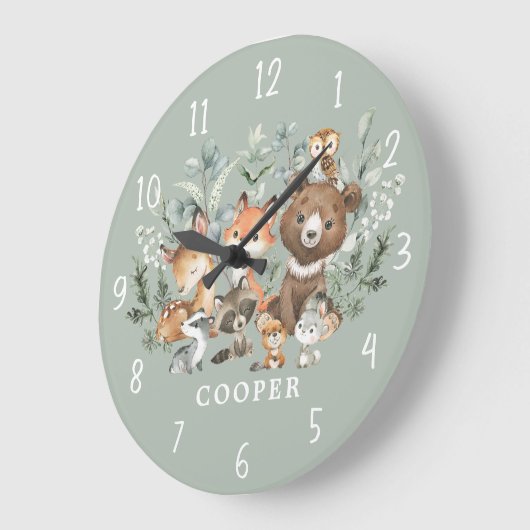 Whimsical Sage Green Woodland Animals Boy Nursery Grote Klok (Hoek)