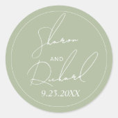 Whimsical salie groen script kalligrafie bruiloft ronde sticker (Voorkant)