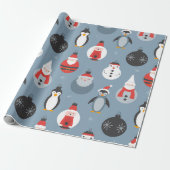 Whimsical Santa and Penguin Christmas Pattern Cadeaupapier (Uitgerold)