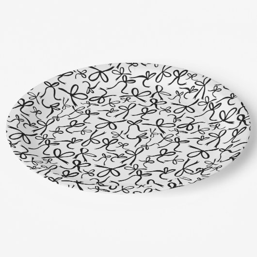 Whimsical Schattige B&W Bows Pattern Vrijgezellenf Papieren Bordje (Gekanteld)
