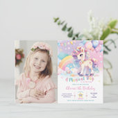 Whimsical Schattigee Regenboog Eenhoorn Magische V Kaart (Staand voorkant)