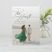 Whimsical Script Tale of Two Hearts Fotobruiloft Kaart (Staand voorkant)