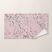 Whimsical Silver Stars op roze, gepersonaliseerd Bad Handdoek (Handdoek)