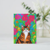 Whimsical Sinaasappel Gestreepte Kat met Roze Bloe Briefkaart (Staand voorkant)