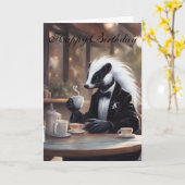 Whimsical Skunk in a coffee shop birthday Kaart (Gele Bloem)