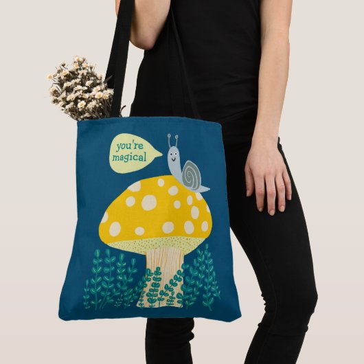 Whimsical Slak op Magical Mushroom CUSTOM Tote Bag (Dichtbij)