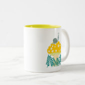 Whimsical Slak op Magical Mushroom Tweekleurige Koffiemok (Voorkant rechts)