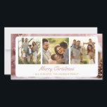 Whimsical Snowman Christmas Kaart 3 Fotocollage<br><div class="desc">Dit kerstkaartontwerp beschikt over een charmante winterscène met twee schattige sneeuwpoppen die op de voorgrond staan. De sneeuwpoppen zijn warm gekleed, een met een gouden pet en sjaal en de andere met een roze pet en sjaal, elk compleet met stokarmen en knopdetails. Een roze bevroren boom voegt een grillige touch...</div>