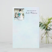 Whimsical Snowman in Winter Kerstmis Scene Briefpapier (Staand voorkant)