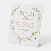 Whimsical Sprookjestuin & Bows Bloom Bar Reclamebord Met Voetstuk (Voorkant)