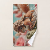 Whimsical Squirrel Riding a Turtle Handdoek (Handdoek)