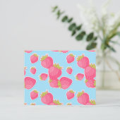 Whimsical Strawberry Pattern op Blue Briefkaart (Staand voorkant)