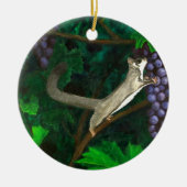 Whimsical Sugar Glider in Grape Vines Keramisch Ornament (Voorkant)