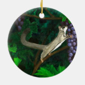 Whimsical Sugar Glider in Grape Vines Keramisch Ornament (Achterkant)