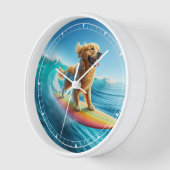Whimsical Surfen Golden Retriever Klok (Hoek)