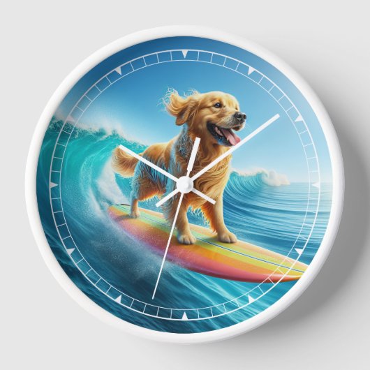 Whimsical Surfen Golden Retriever Klok (Voorkant)