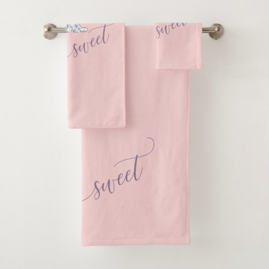 Whimsical "Sweet" Mannequin met Tutu Bad Handdoek (Insitu)