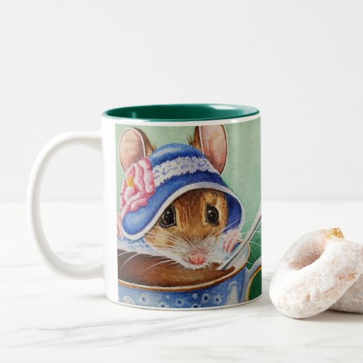 Whimsical Tea Time Mouse Blue Bonnet Waterverf Tweekleurige Koffiemok (Met donut)