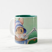 Whimsical Tea Time Mouse Blue Bonnet Waterverf Tweekleurige Koffiemok (Voorkant links)