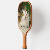 Whimsical The Cat en de Camellia Pickleball Paddle (Links)