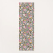 Whimsical Trailing Florals and Birds - Sage Green Yogamat (Voorkant)