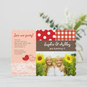 Whimsical Twin Birds Kant Verjaardagsfeest Uitnodi Kaart (Staand voorkant)