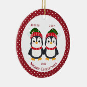 Whimsical Twin Brothers Penguins Persoonlijk Keramisch Ornament (Rechts)