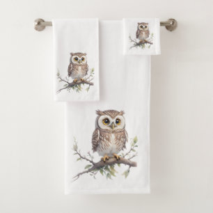 Whimsical Uil Perched in een Boom Bad Handdoek