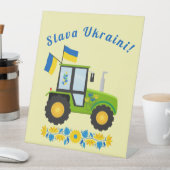 Whimsical Ukraine Tractor Reclamebord Met Voetstuk (Insitu)