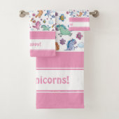 Whimsical Unicorns en Bright Flowers Bad Handdoek (Insitu)