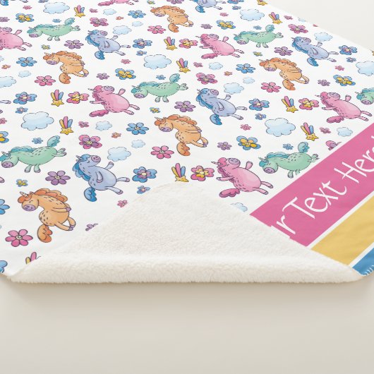 Whimsical Unicorns en Bright  Flowers Sherpa Deken (3/4)