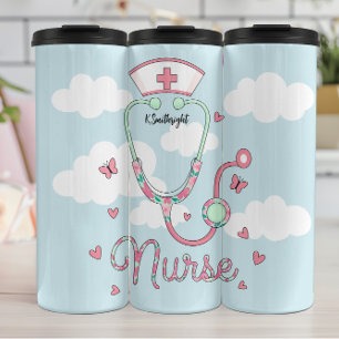 Whimsical verpleegster stethoscoop vlinder wolken thermosbeker