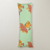 Whimsical Volkskunst Goudvis | Boho Wervelende Fan Lichaamskussen (Achterkant (Verticaal))