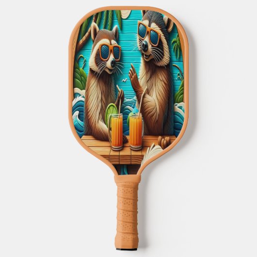 Whimsical wasberen neergestreken op rustieke tafel pickleball paddle (Achterkant)