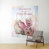 Whimsical Waterverf Roze Dragon Baby shower Wandkleed (In situ)
