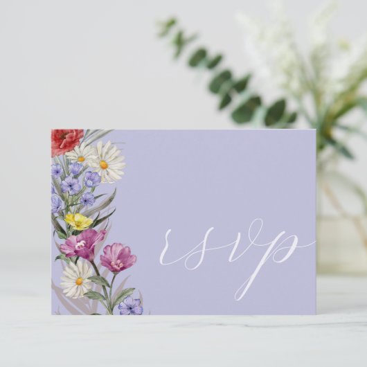 Whimsical Waterverf Wild Flower & Paars Wedding RSVP Kaartje (Staand voorkant)