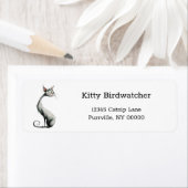 Whimsical White Long Neck Cat Retouradres Etiket (Insitu)