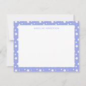 Whimsical White Stars Lichtblauw Monogram Notitiekaartje (Voorkant)