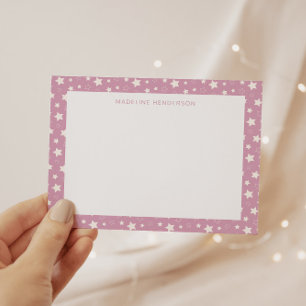 Whimsical White Stars Pastel Roze Monogram Notitiekaartje