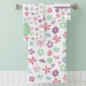 Whimsical Wildflower Floral Monogram Bad Handdoek