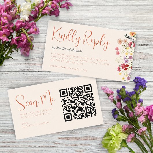 Whimsical Wildflower Script RSVP Scan me Weddensch Informatiekaartje