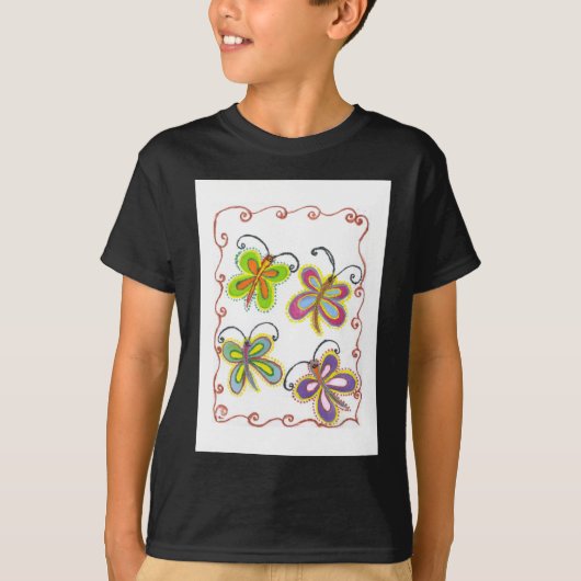 Whimsical Wings: Verbluffend vlinder-thema ontwerp T-shirt (Voorkant)